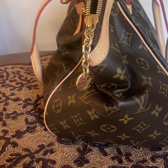 LOUIS VUITTON TIVOLI GM BAG
AUTHENTIC - Picture 3 of 15